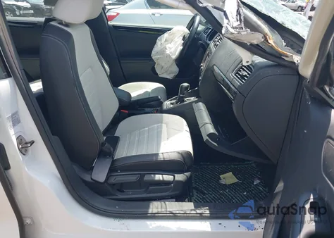 2015 Volkswagen Jetta 1.8T Sport z USA, uszkodzony, nr VIN 3VWD17AJ6FM202455